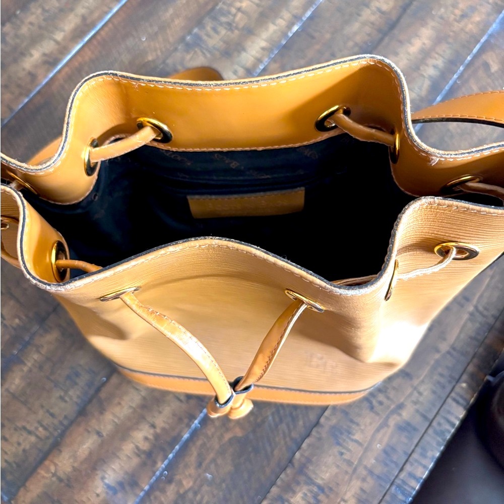 Boots N Bags EPI Leather Tan Bucket Bag - Picture 11 of 11